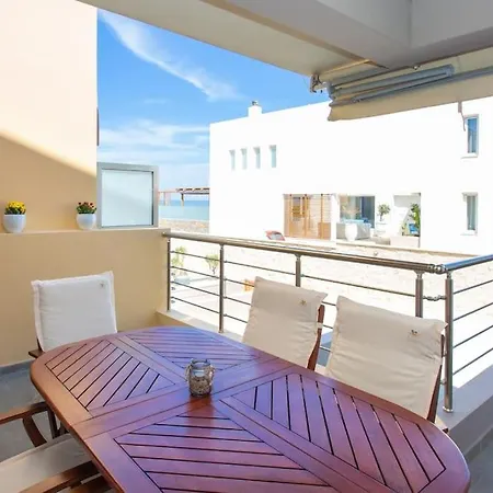 Semesterbostad Armilides Luxury 3 Bedroom Maisonette *