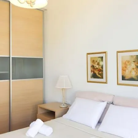 Armilides Luxury 3 Bedroom Maisonette *