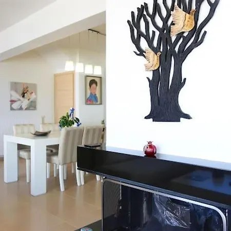 Armilides Luxury 3 Bedroom Maisonette Kokkini Hani