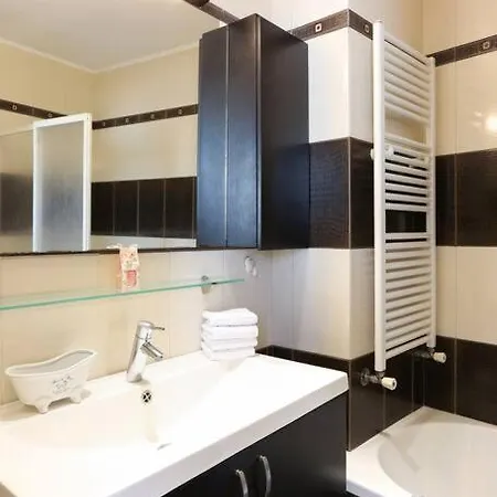 Semesterbostad Armilides Luxury 3 Bedroom Maisonette *